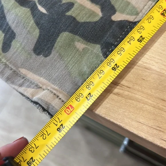 Distressed Black Orchid camo jeans - Picture 10 of 13